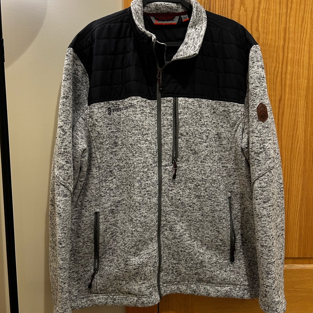 Free Country Men's Black and Gray fleece Sweater